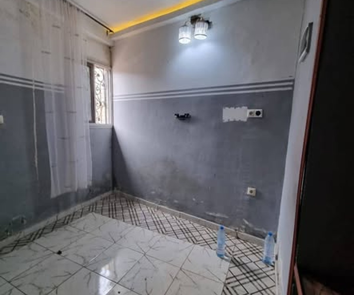 Chambre moderne à Nkolfoulou