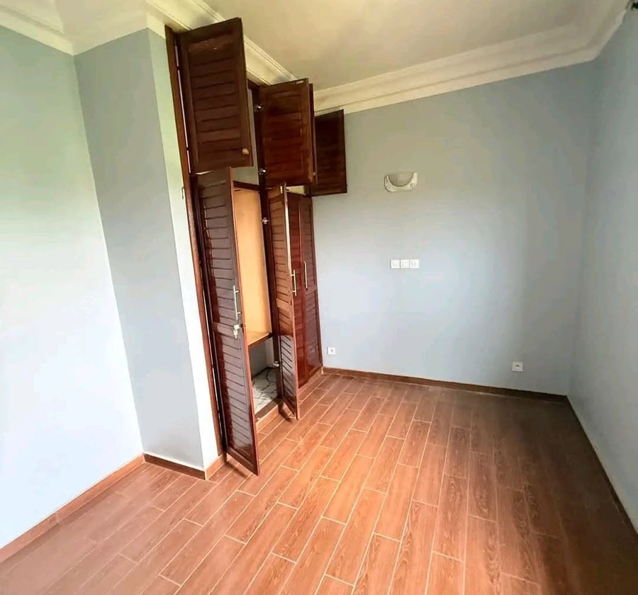 Studio moderne à louer - Mobile Guinness, Douala