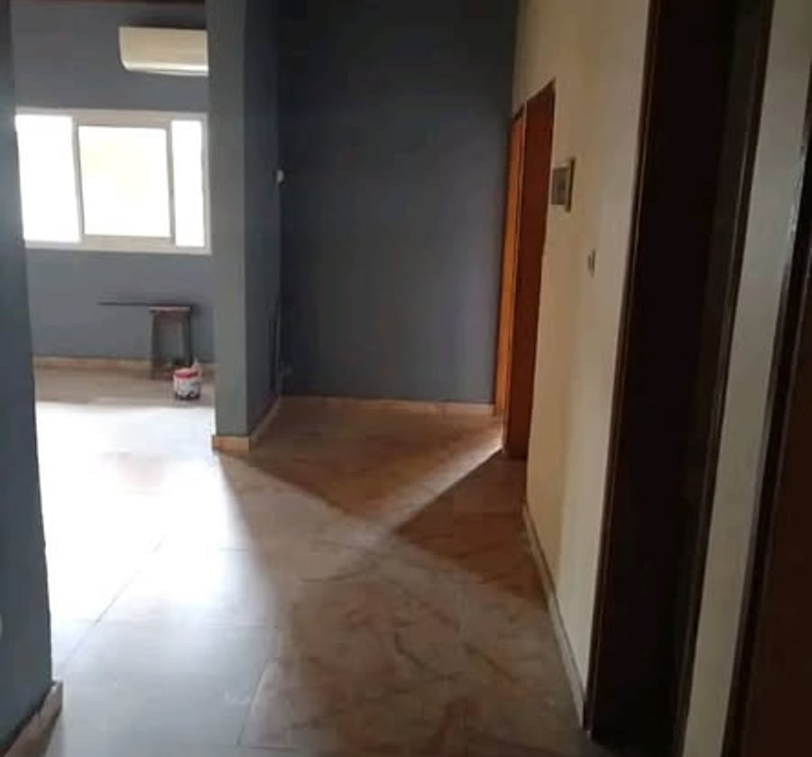 Joli appartement moderne climatisé à Beedi