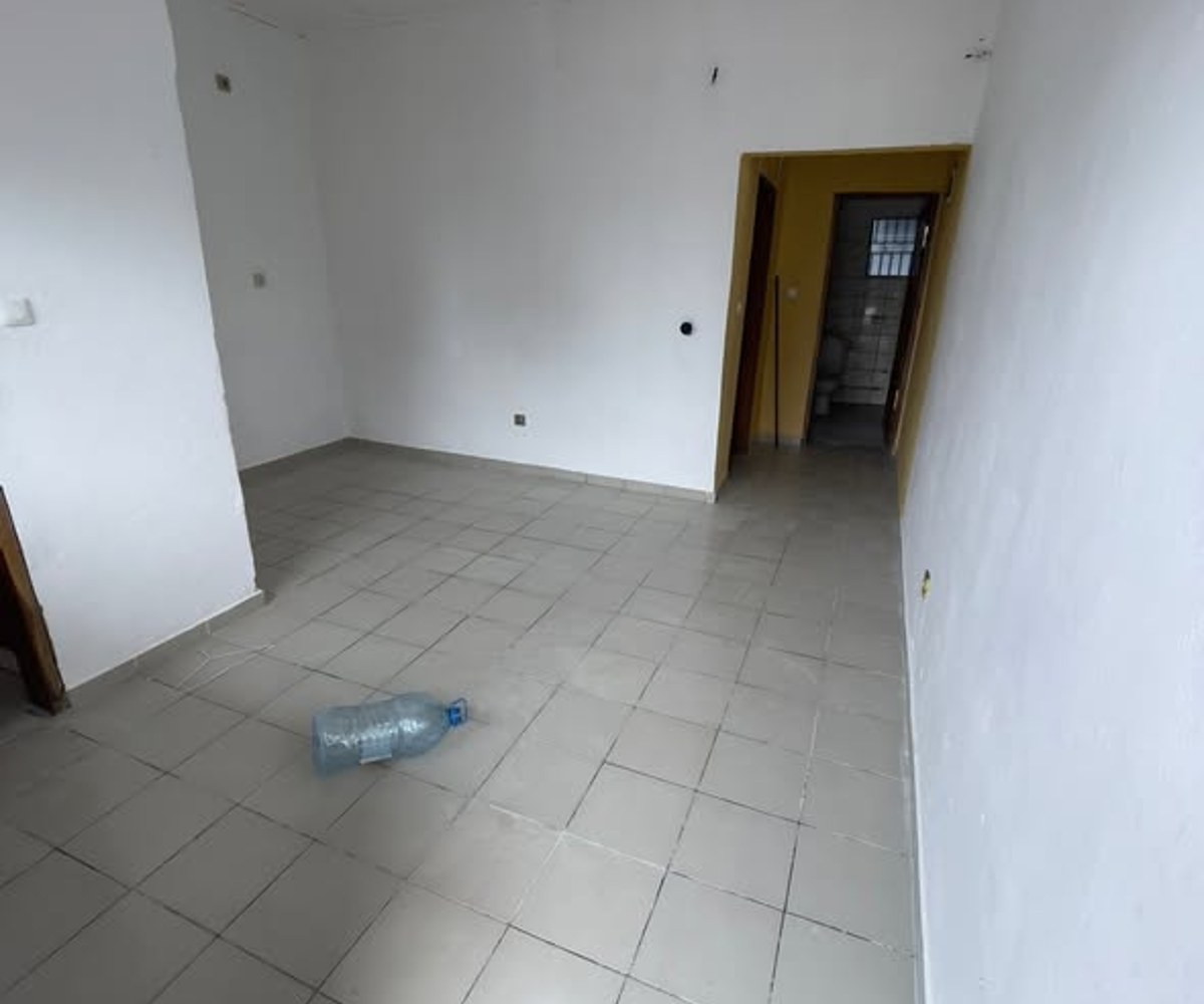 Joli studio à louer à Kotto