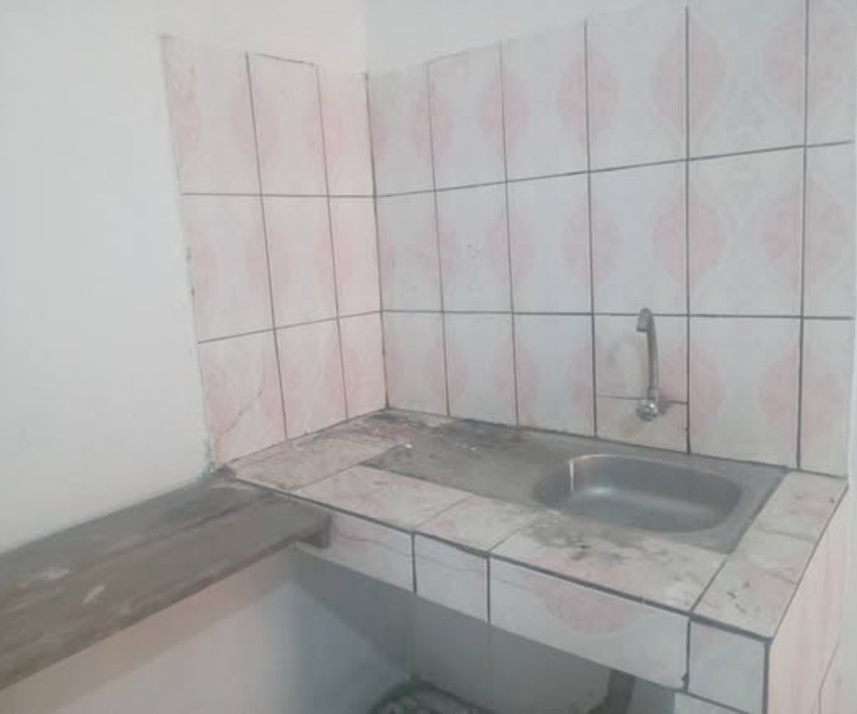 Chambre moderne à louer à Etoug-Ebe