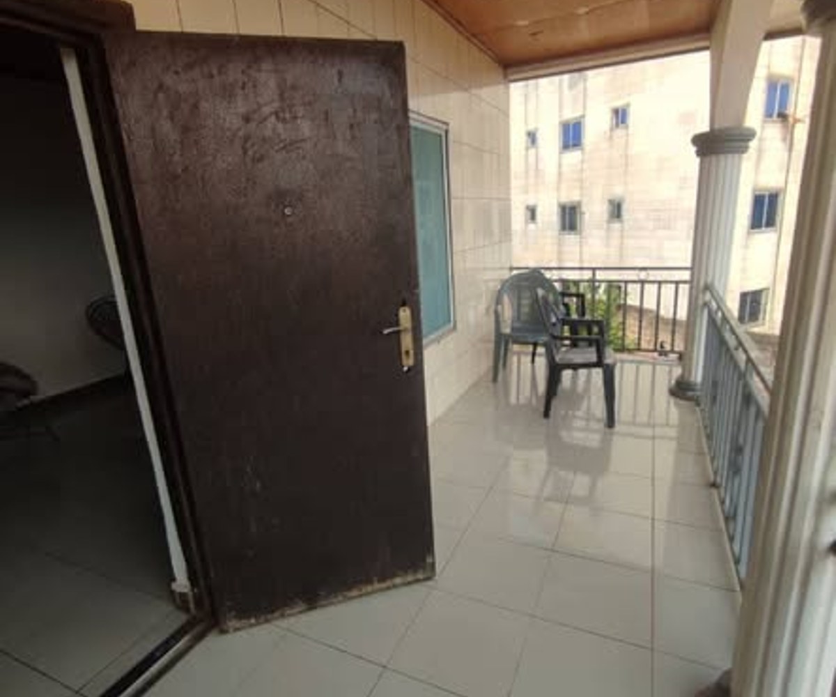 Immeuble moderne à vendre à Nsam (Camp tunisien)