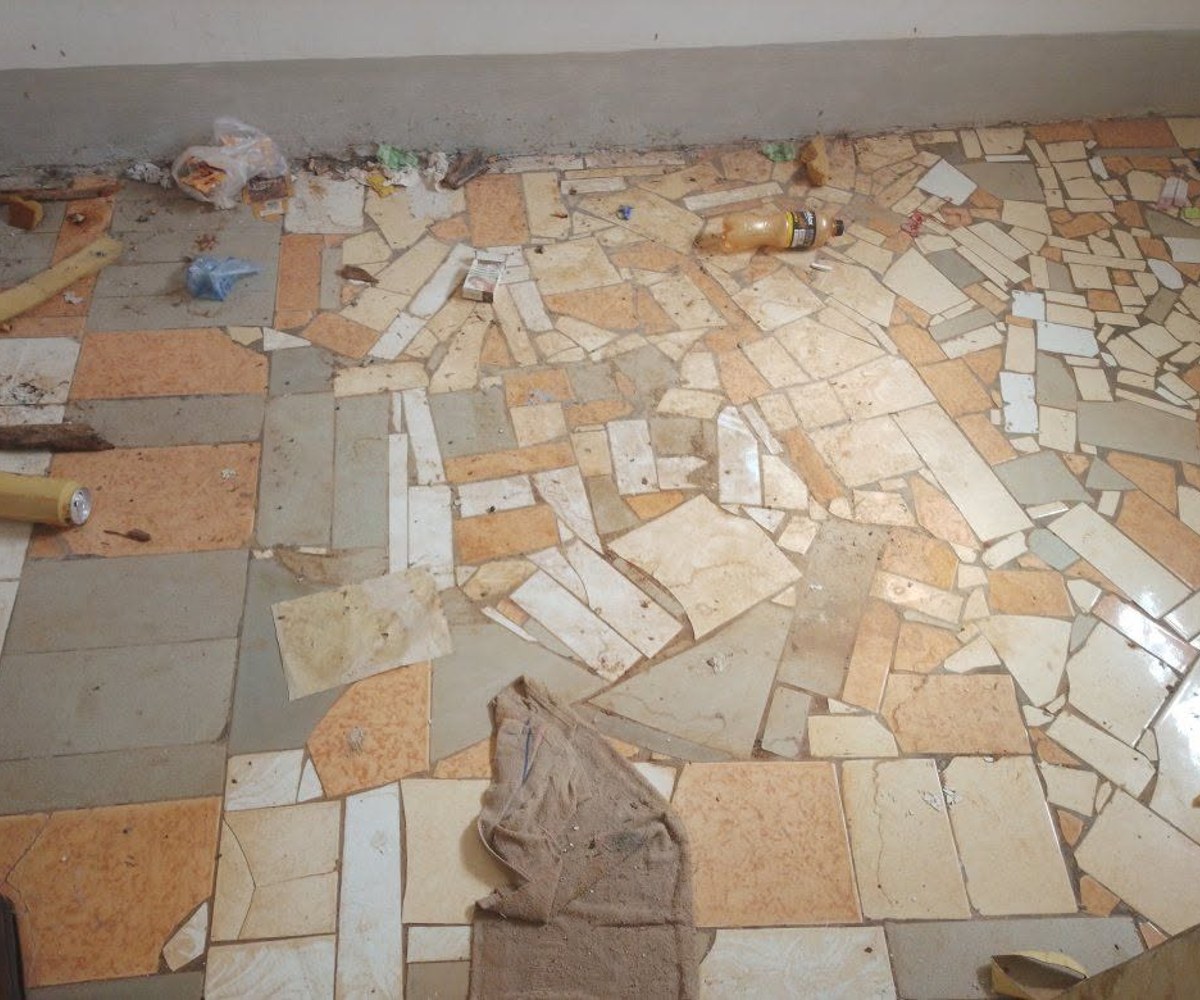 Chambre moderne deux pièces à Emombo