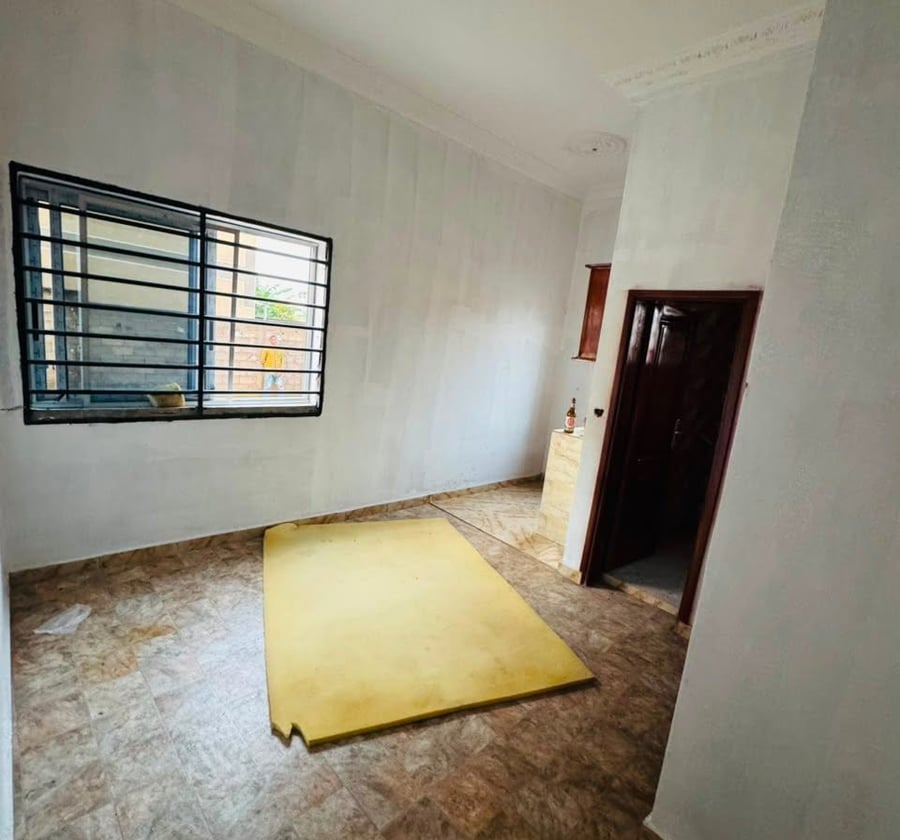 Chambre moderne à louer à Simbock (Mbalgong lycée)