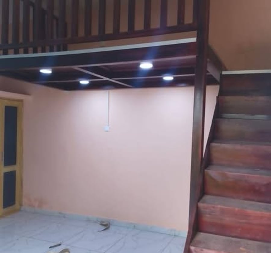 Chambre moderne à louer à Odza