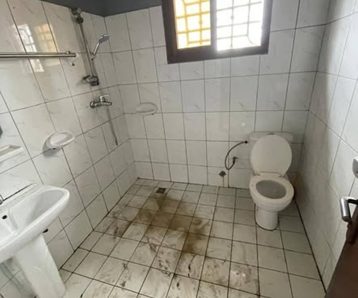 Grand duplex à louer - Logpom, Douala