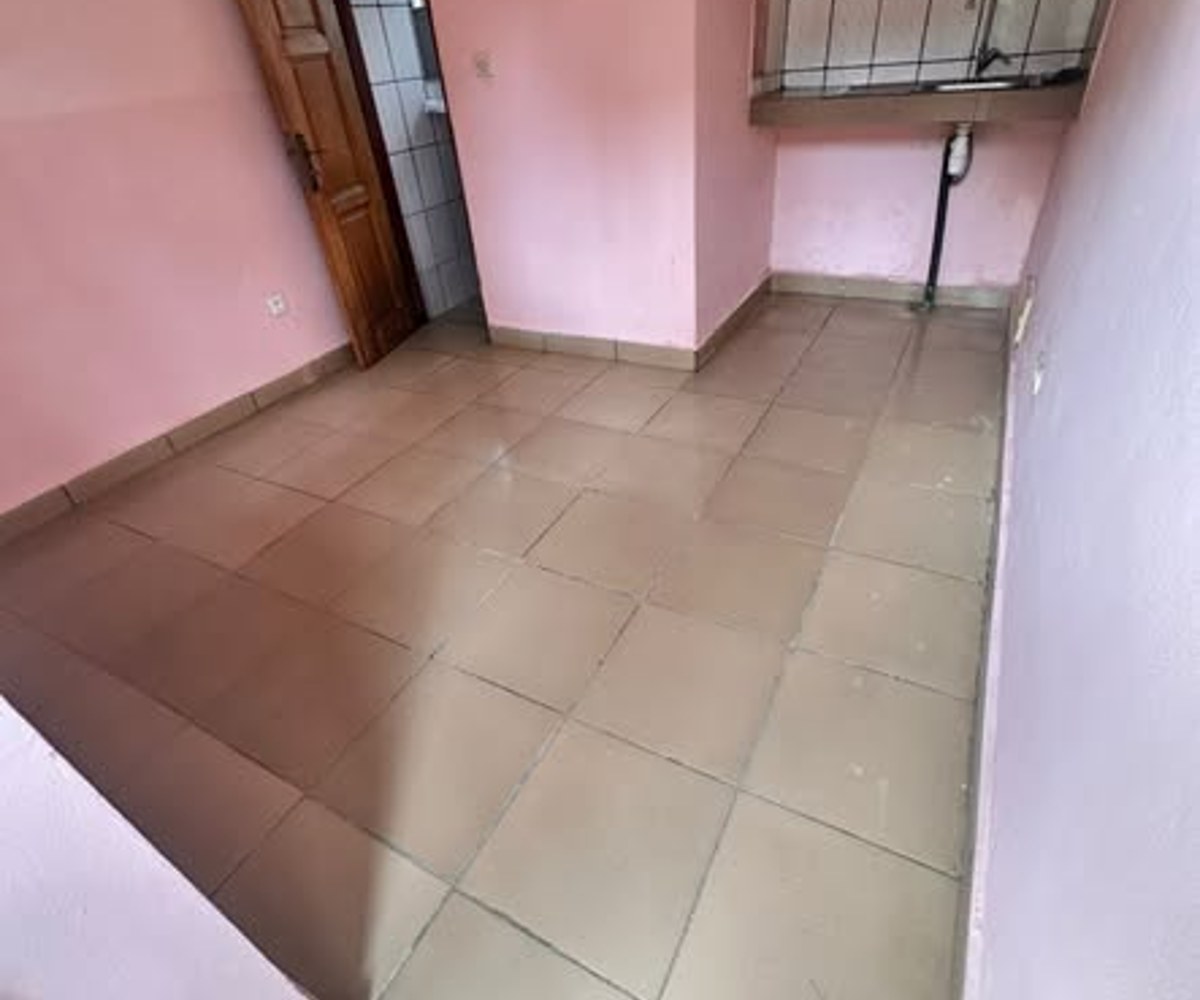 Chambre moderne à louer à Ndogbong Bel Air