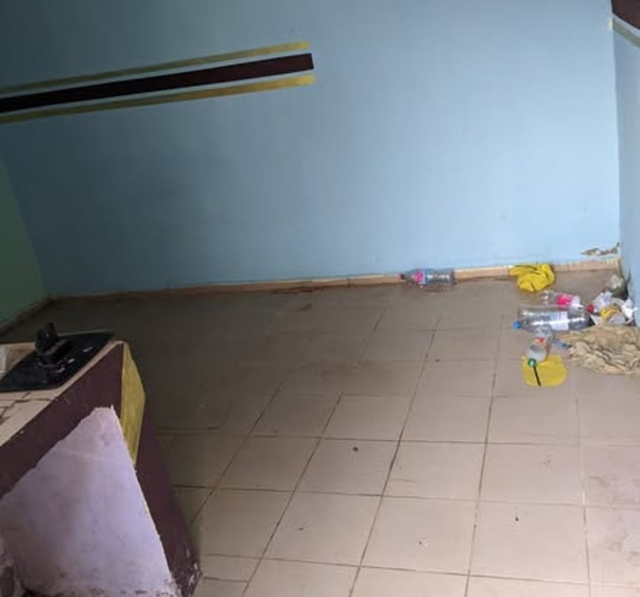 Vaste chambre moderne à louer à Obobogo
