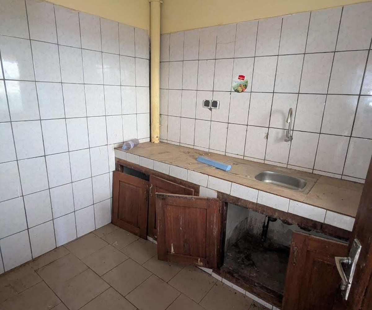 Appartement moderne à louer à Odza (petit marché)