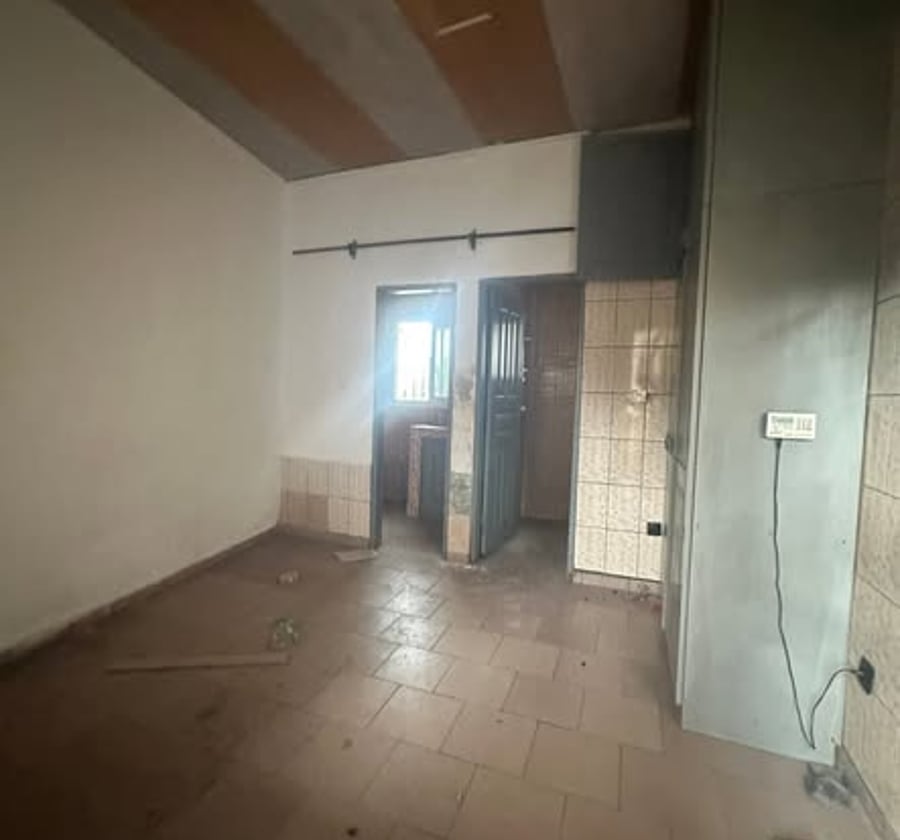 Chambre moderne 3 pièces à louer à PK 14, Douala