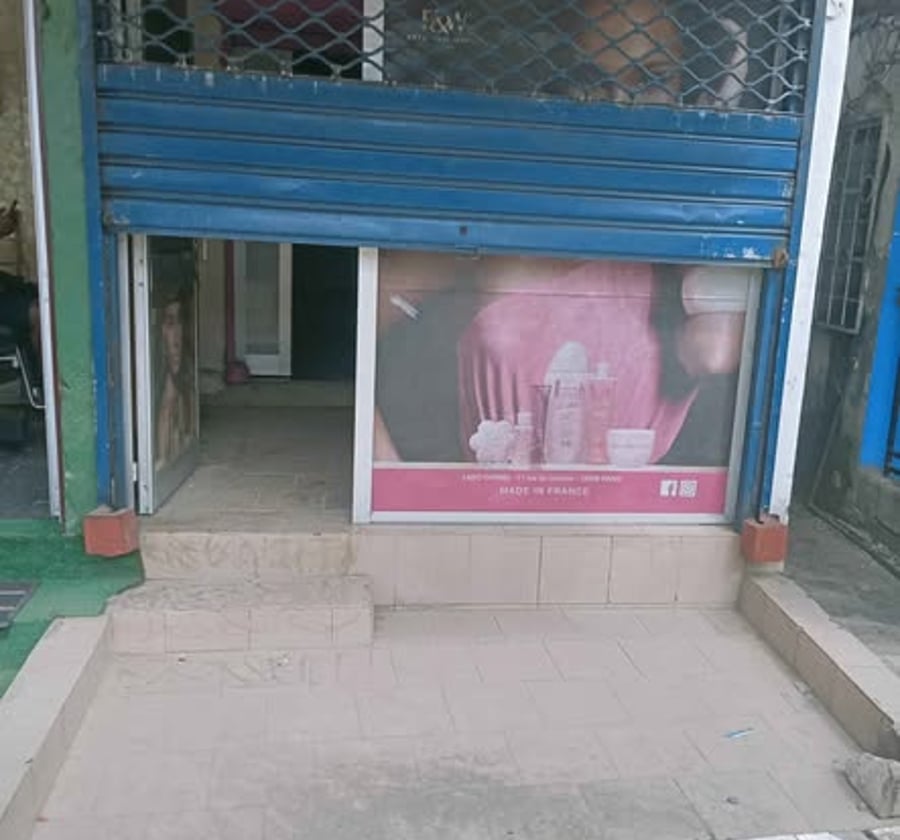 Boutique à louer à Deido