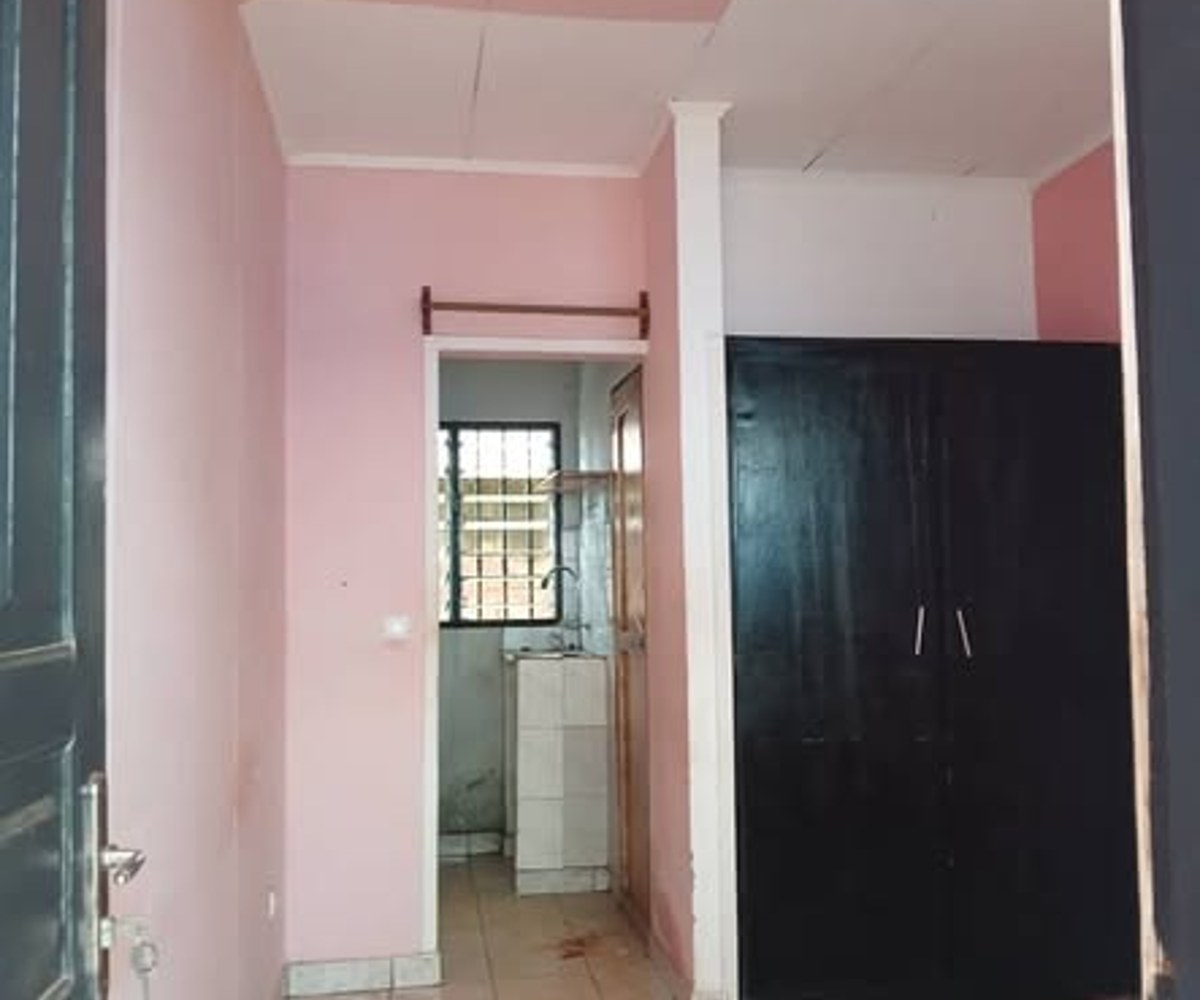 Chambres modernes à louer à Soa - 20 000 FCFA/mois