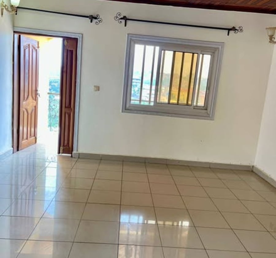 Appartement moderne à louer – Nsam, Sofavin