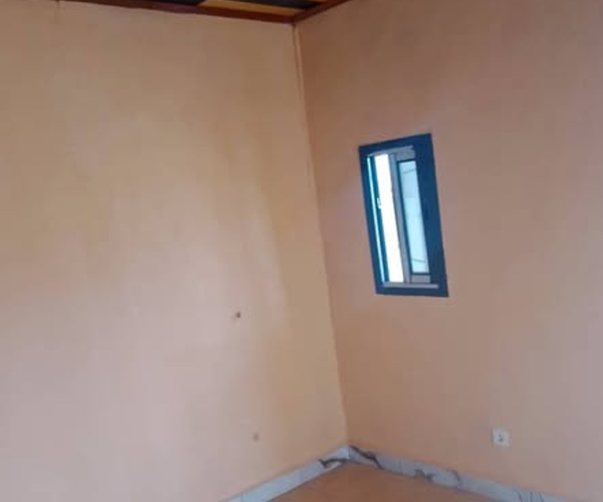 Très grande chambre moderne au carrefour Nkoabang