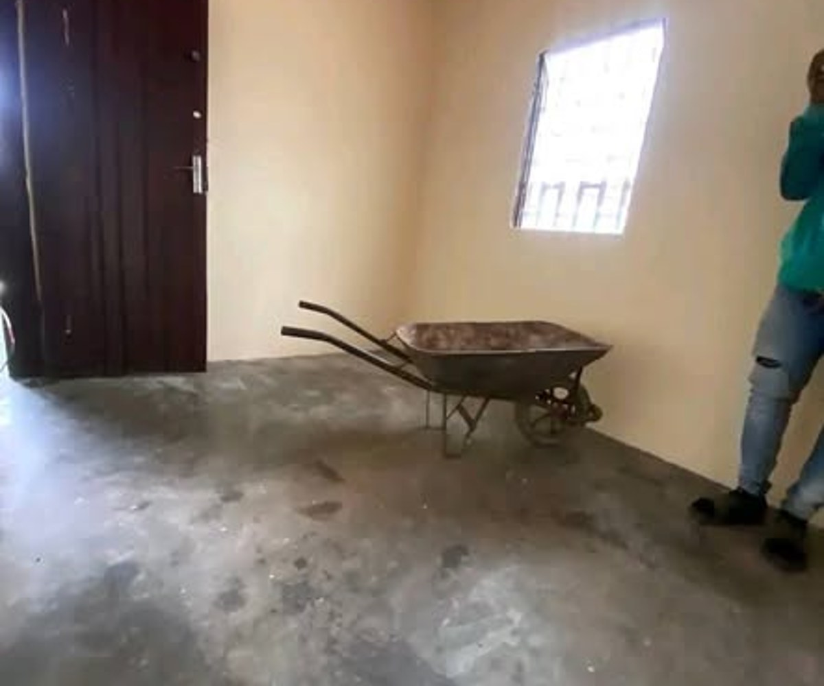 Chambre simple à louer - Ange Raphaël, Douala