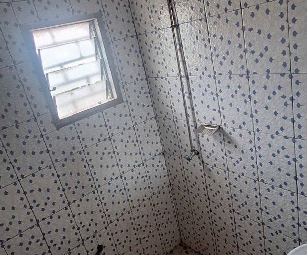 Vaste chambre moderne à louer à Ekie, Yaoundé