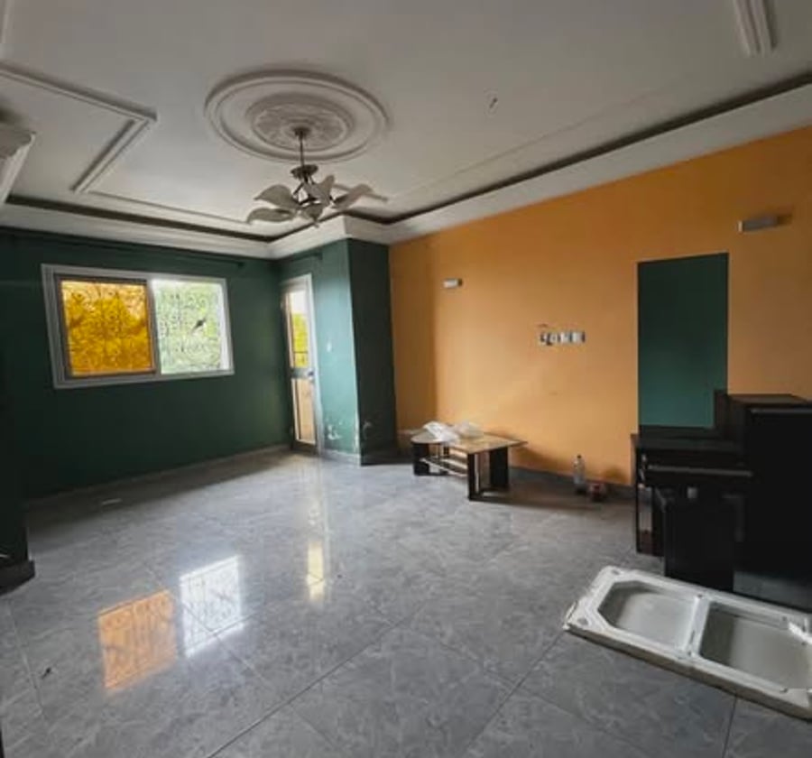 Appartement 3 chambres à louer à Logbessou