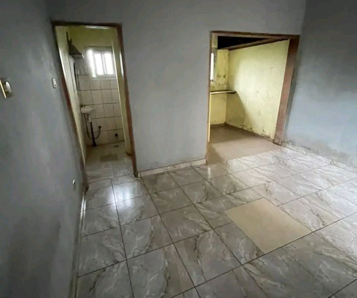 Chambre moderne 3 pièces - Omnisport, Yaoundé