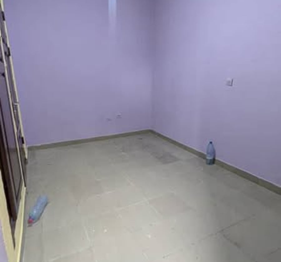 Chambre moderne à louer à Ndogbong