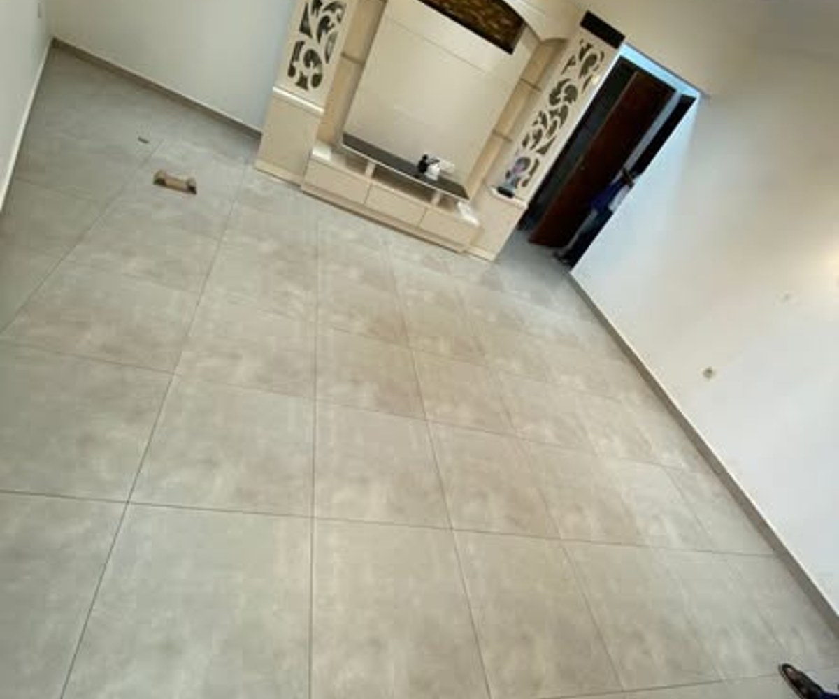 Appartement VIP neuf à Titi Garage