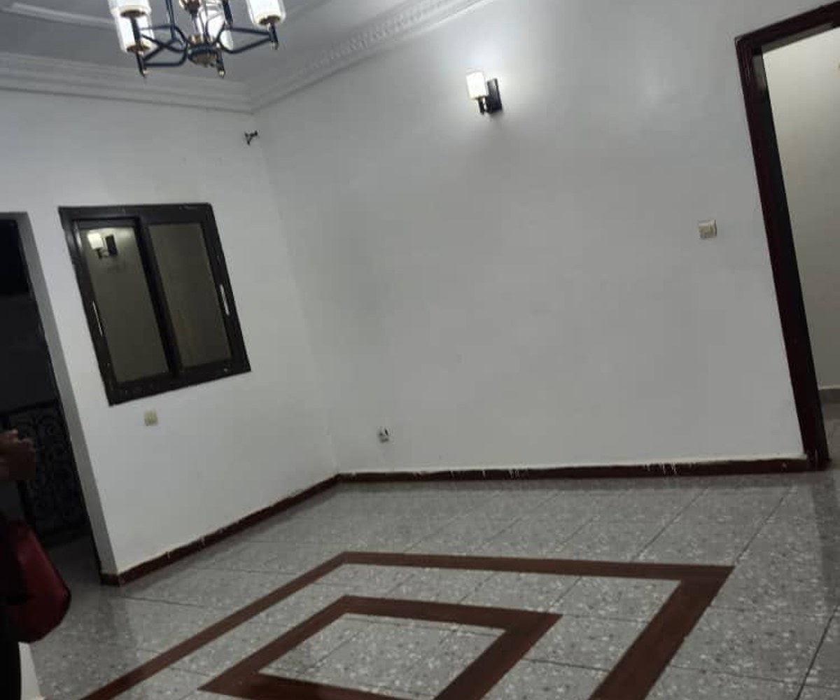 Appartement 2 chambres 2 douches à louer à Nkoabang