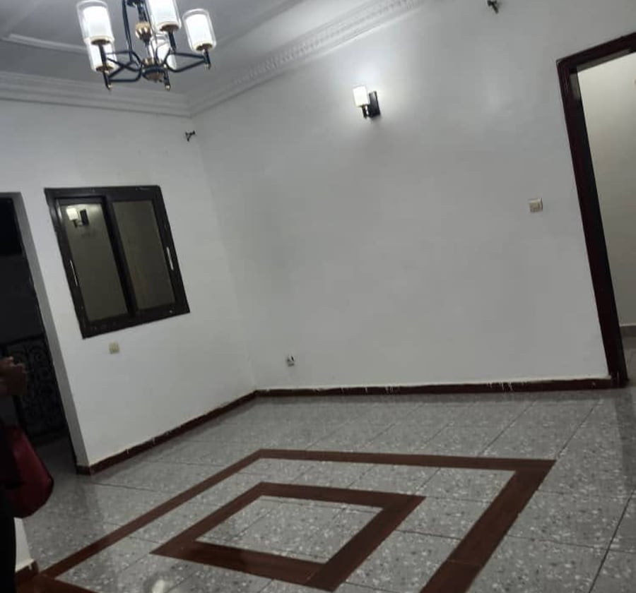 Appartement 2 chambres 2 douches à louer à Nkoabang