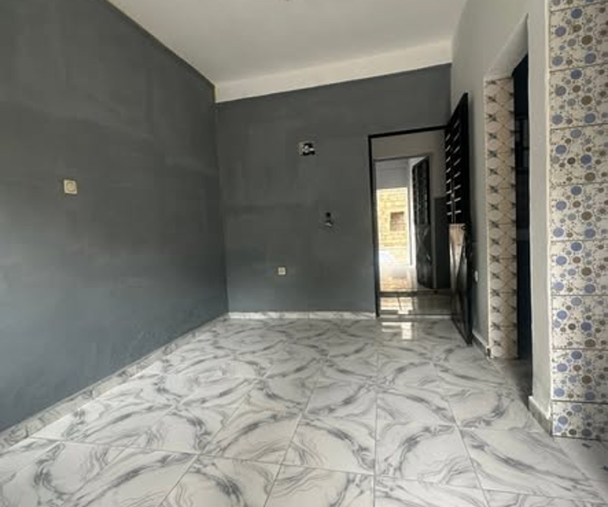Chambre moderne 3 pièces à PK17 Douala