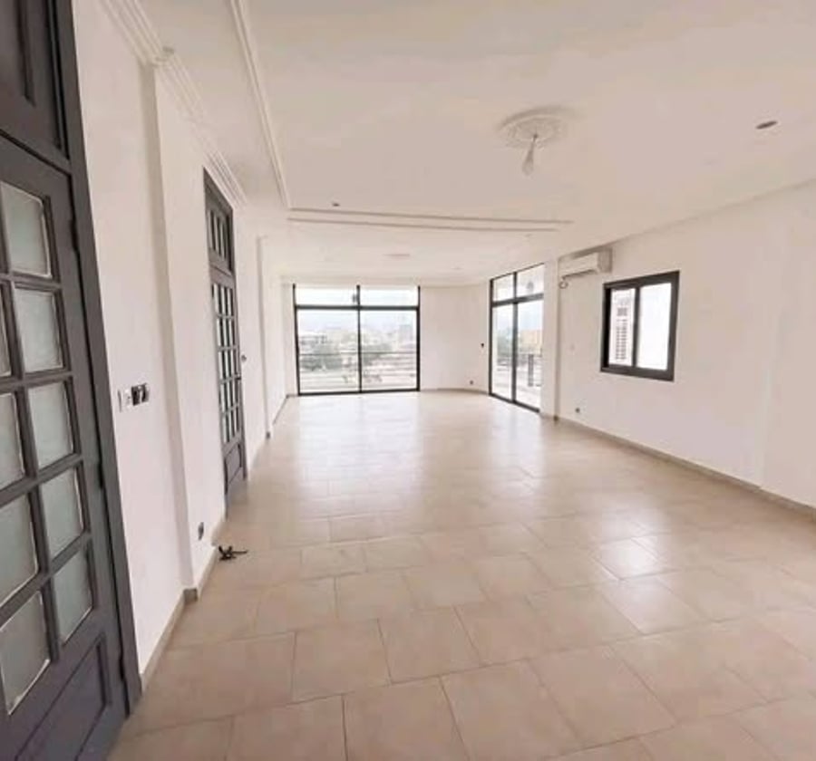 Appartement 3 chambres haut standing Makepe - 250 000 FCFA/mois