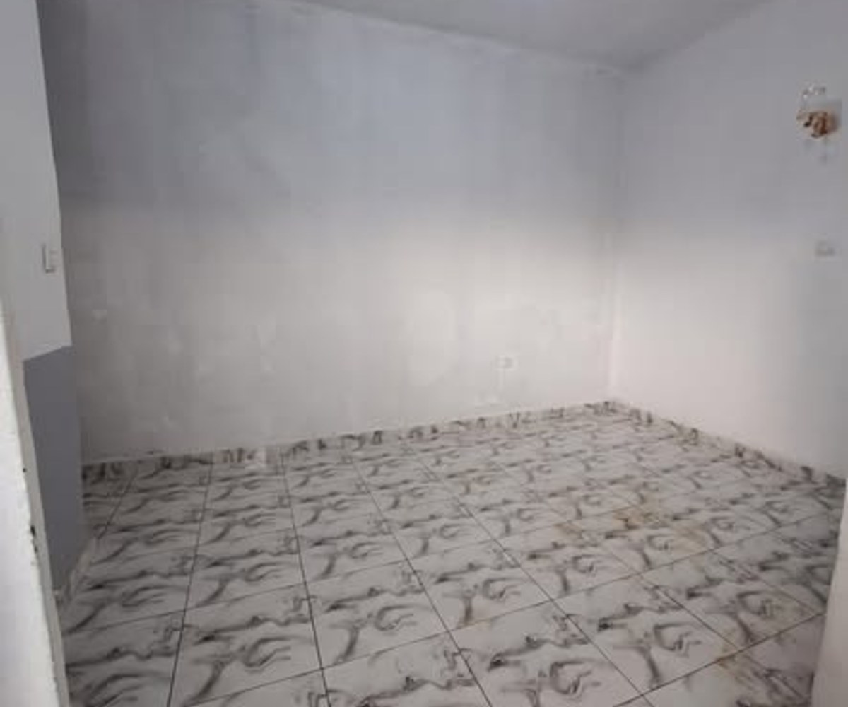 Chambre moderne à Odza Petit Marché - 30 000 XAF/mois