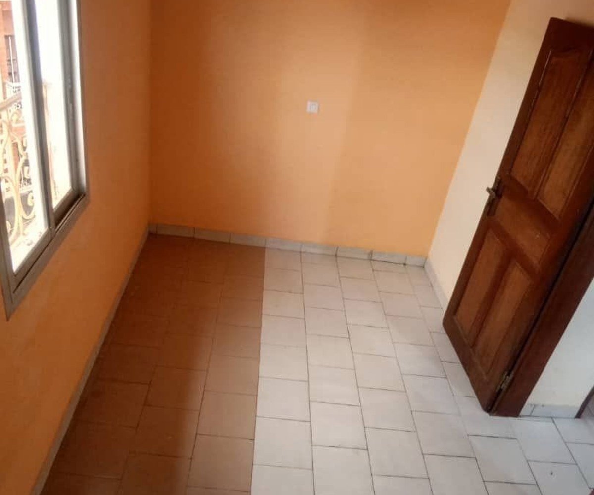 Appartement moderne à louer à Essomba