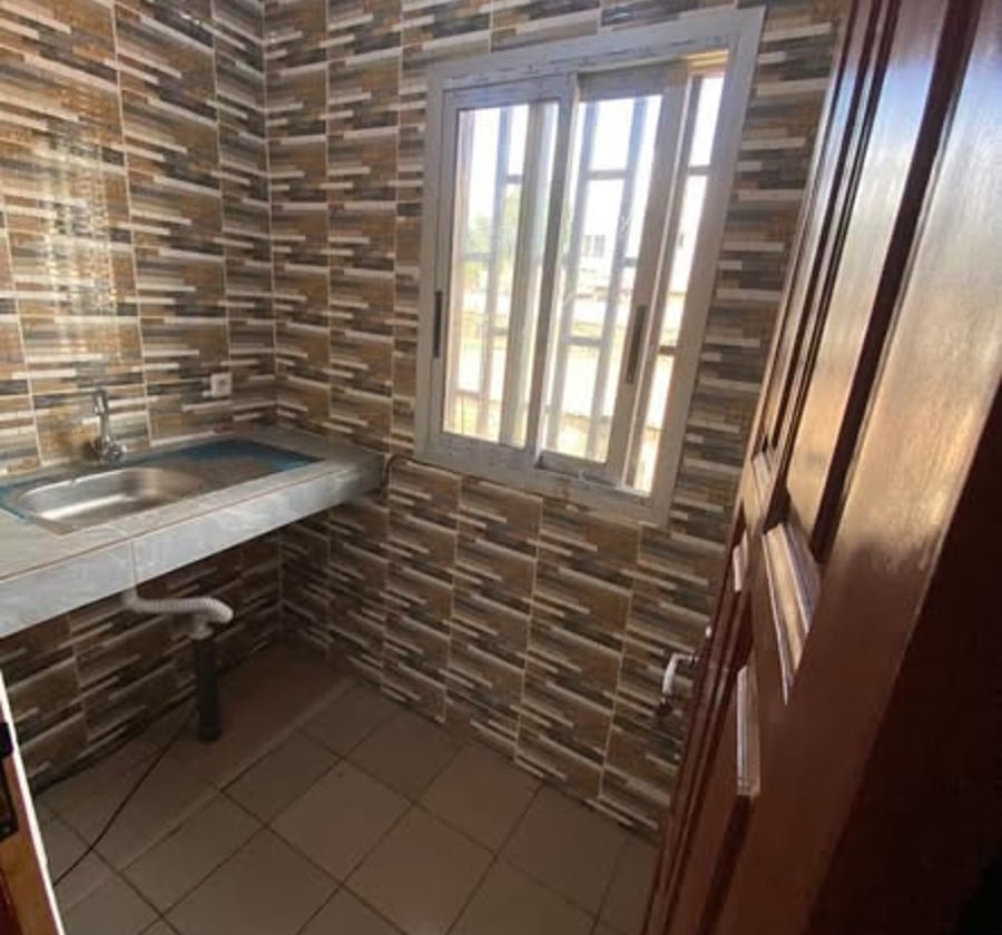 Studio moderne à Biyemassi TKC