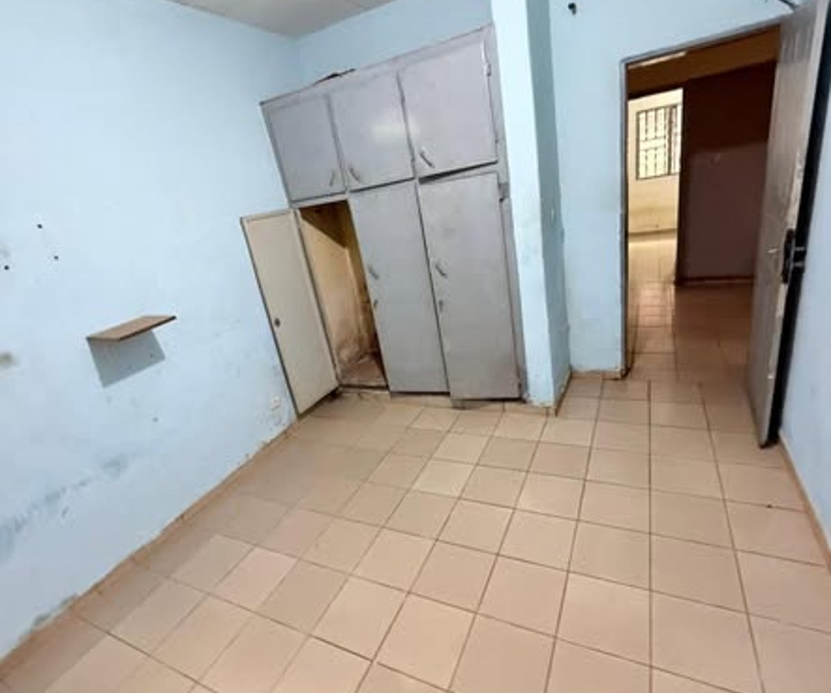 Villa à louer à Ngousso, Yaoundé - 3 chambres, 2 douches