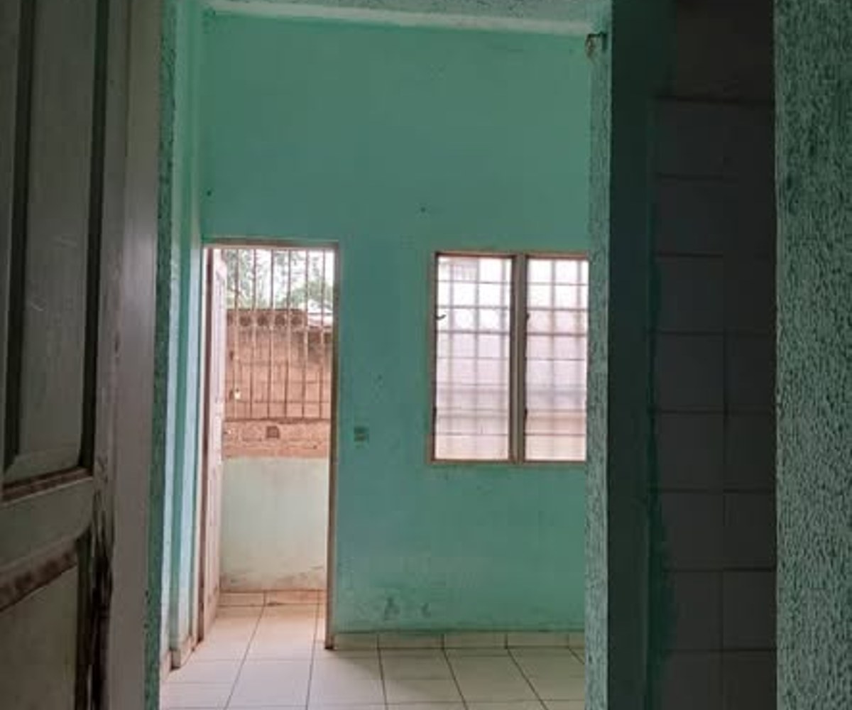Chambre moderne à louer à Soa