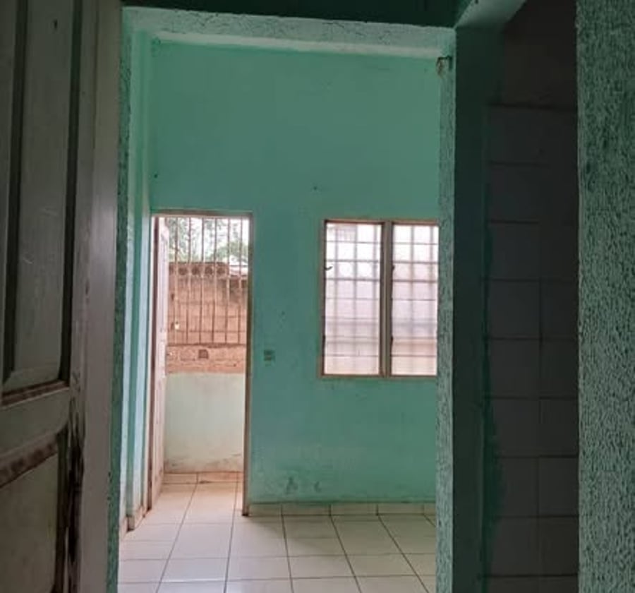 Chambre moderne à louer à Soa