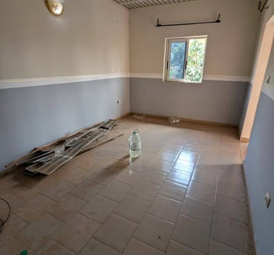 Studio moderne avec forage et parking sécurisé - Nkolmesseng