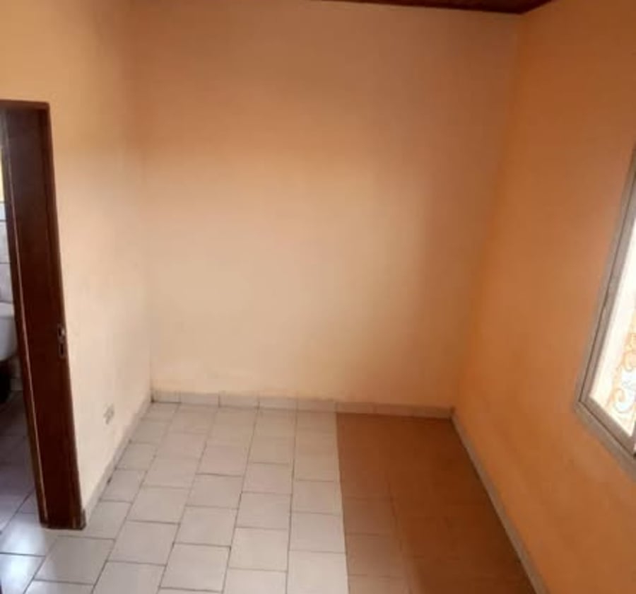 Studio à louer - Essomba, Yaoundé