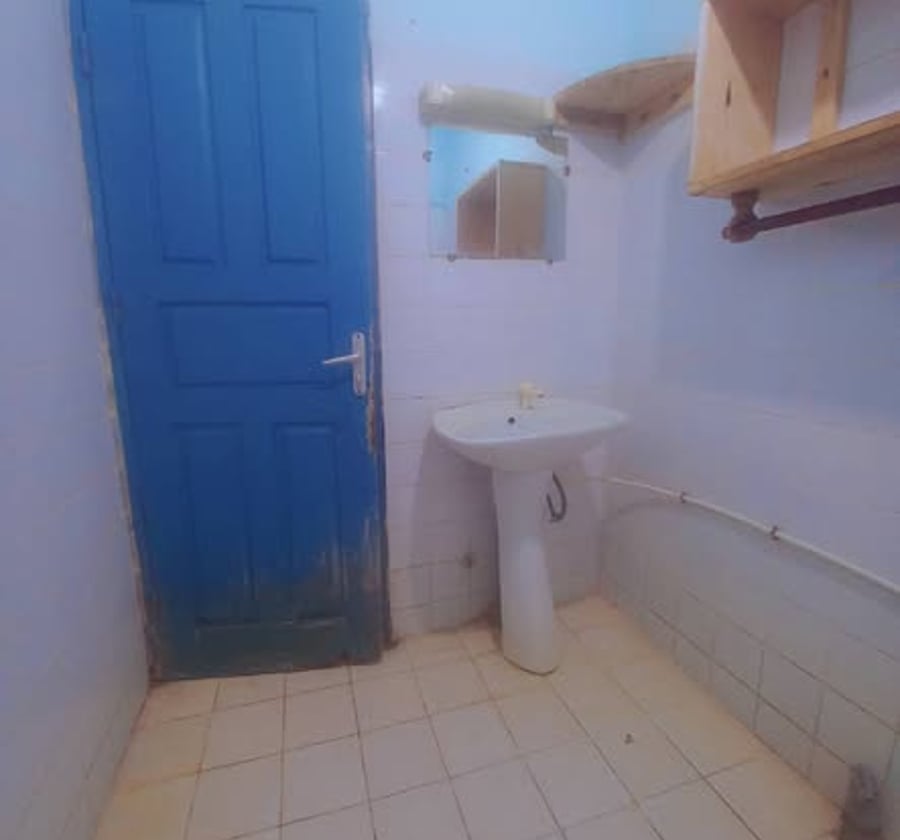 Vaste appartement à louer à Makepe - 90 000 FCFA/mois