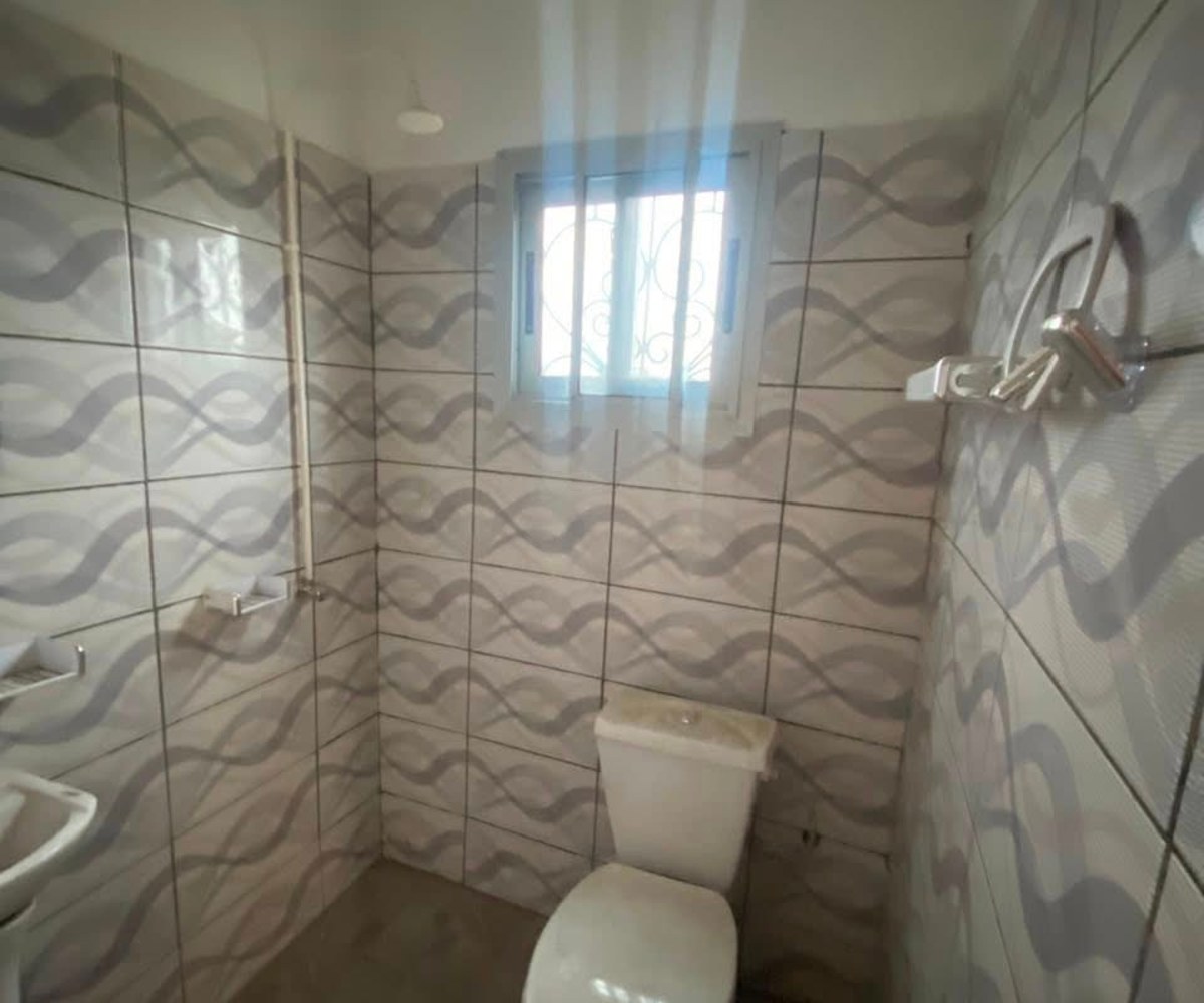 Chambre moderne à louer à PK 14, Douala
