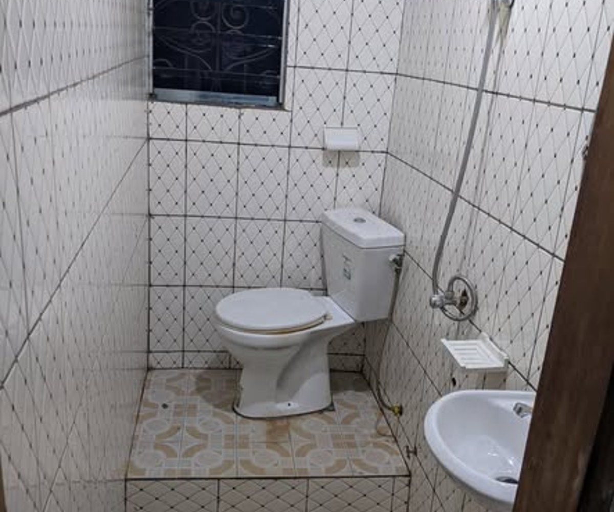 Vaste chambre moderne propre à louer à Obobogo