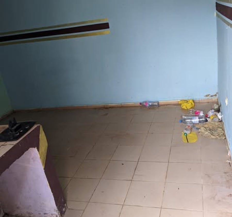 Vaste chambre moderne à louer à Obobogo