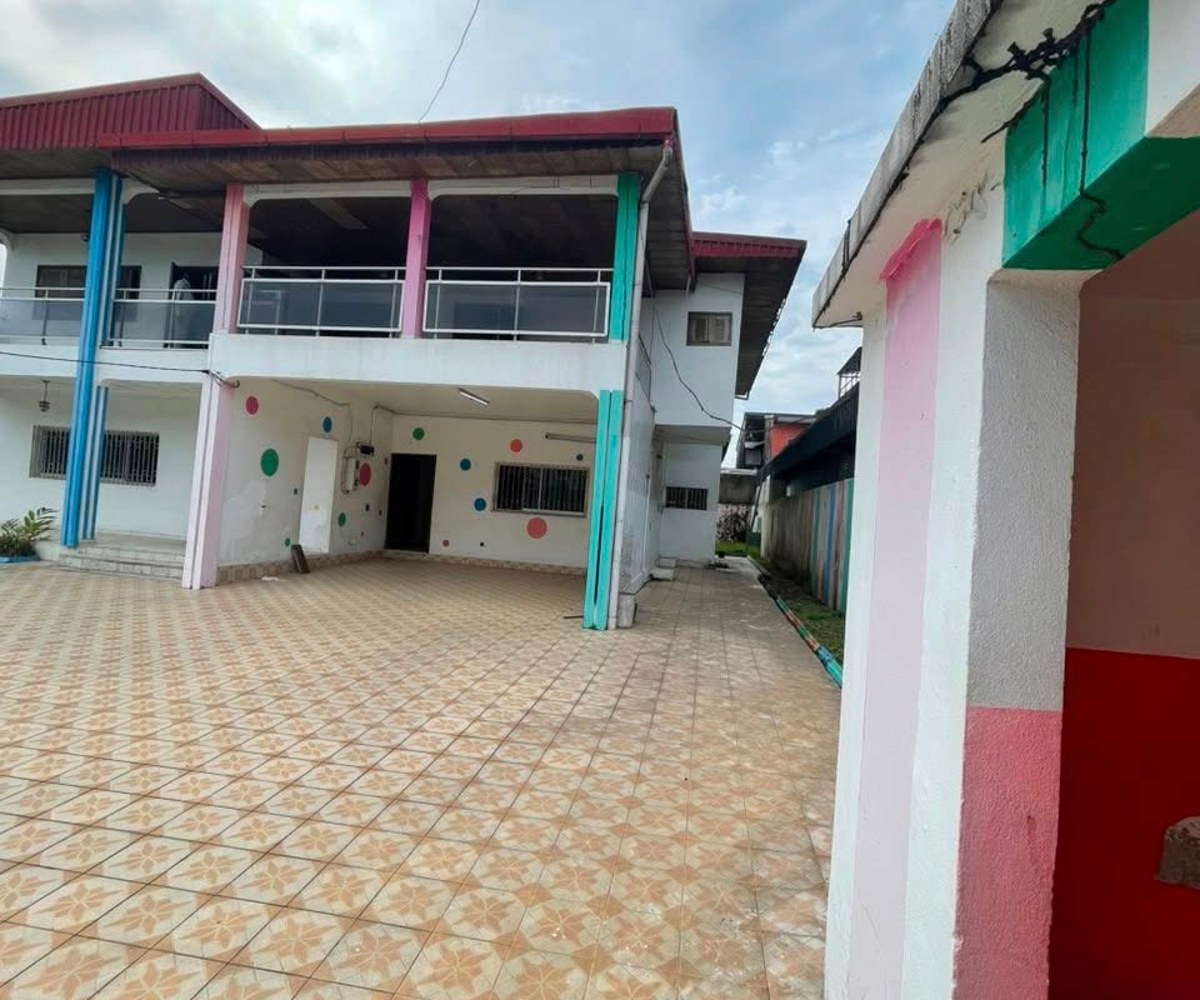 Duplex à louer 5 chambres - Bonamoussadi, Douala
