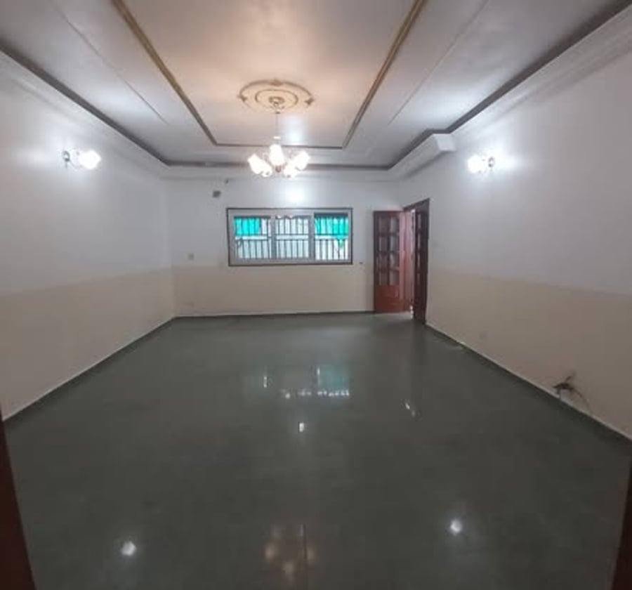 Villa à louer à Biyem-Assi, Yaoundé
