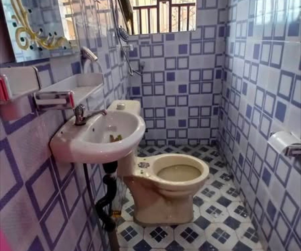 Chambre moderne à Odza Auberge Bleu