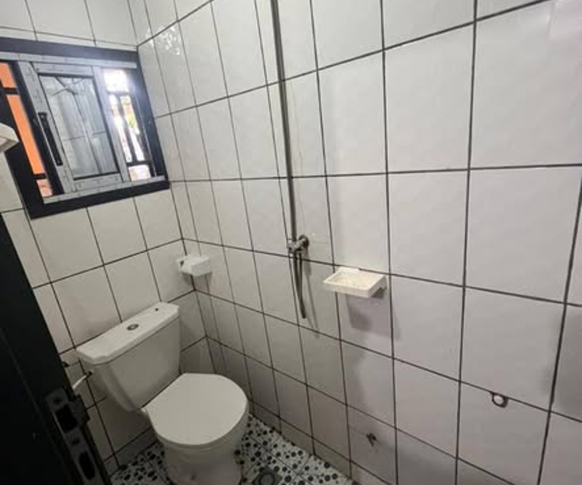 Chambre à louer près commissariat 10ème - Ndogbong