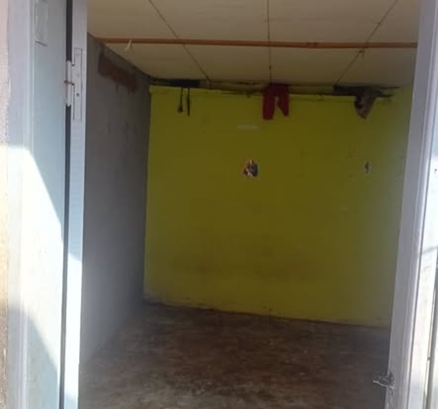 Chambre simple à louer - Nkolmesseng