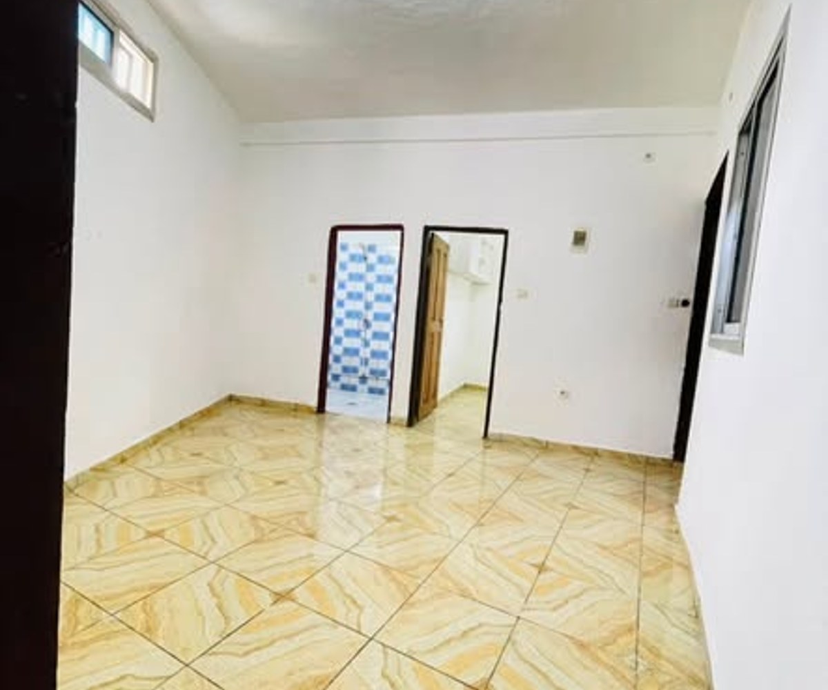 Petit studio moderne à louer – Logpom Bassong