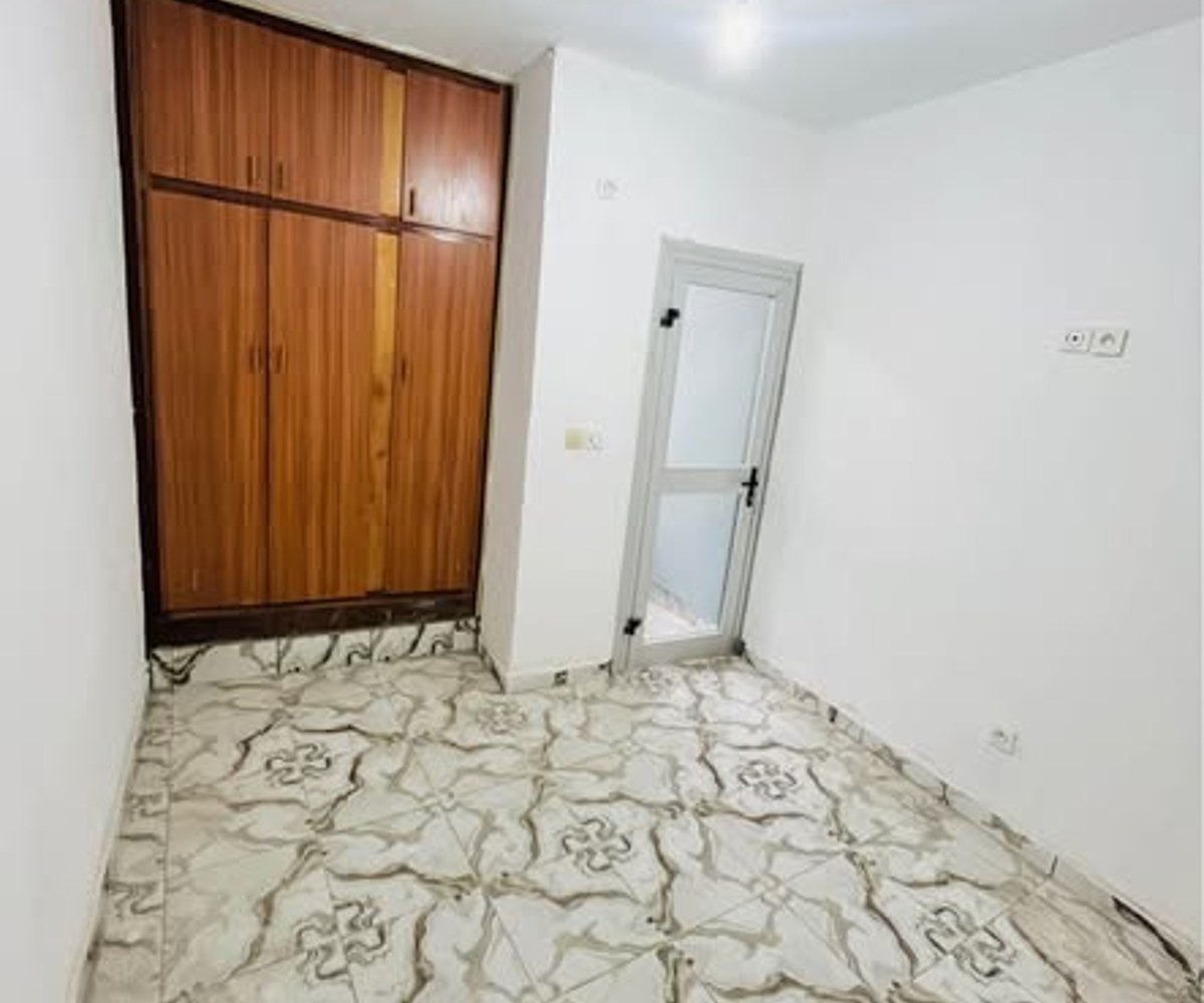 Studio moderne à Obili