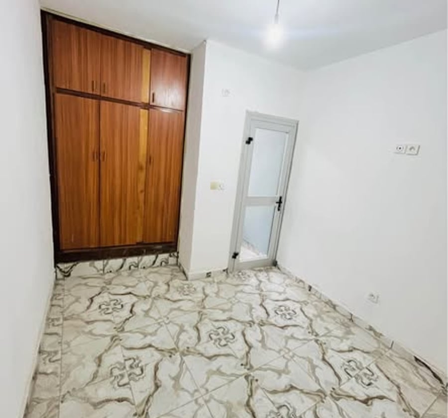 Studio moderne à Obili