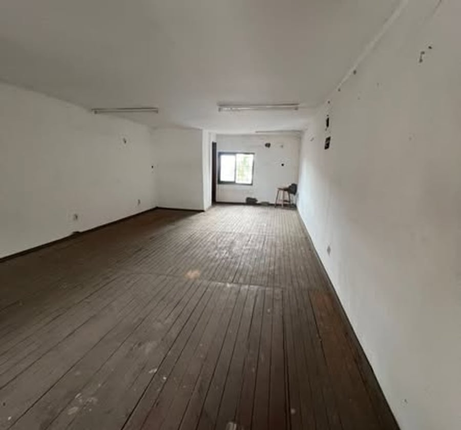 Espace commercial à louer à Deido, Douala