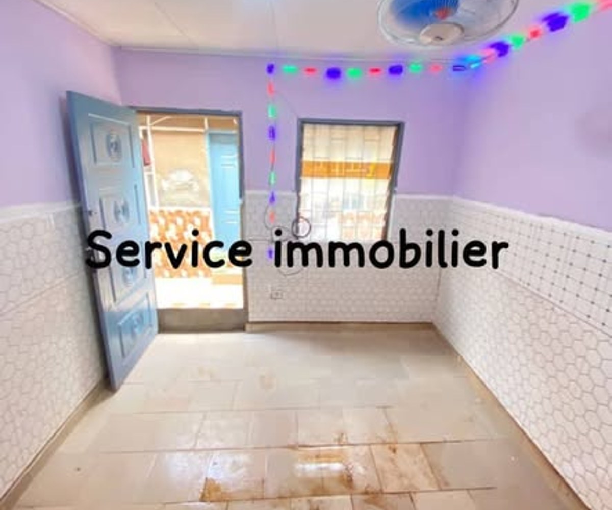 Chambre moderne à louer à École de Poste, Yaoundé